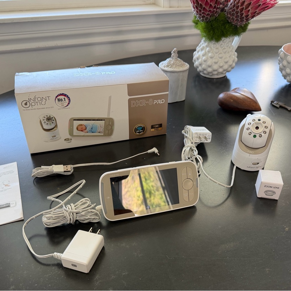 Infant Optics DXR-8 PRO Baby Monitor - White